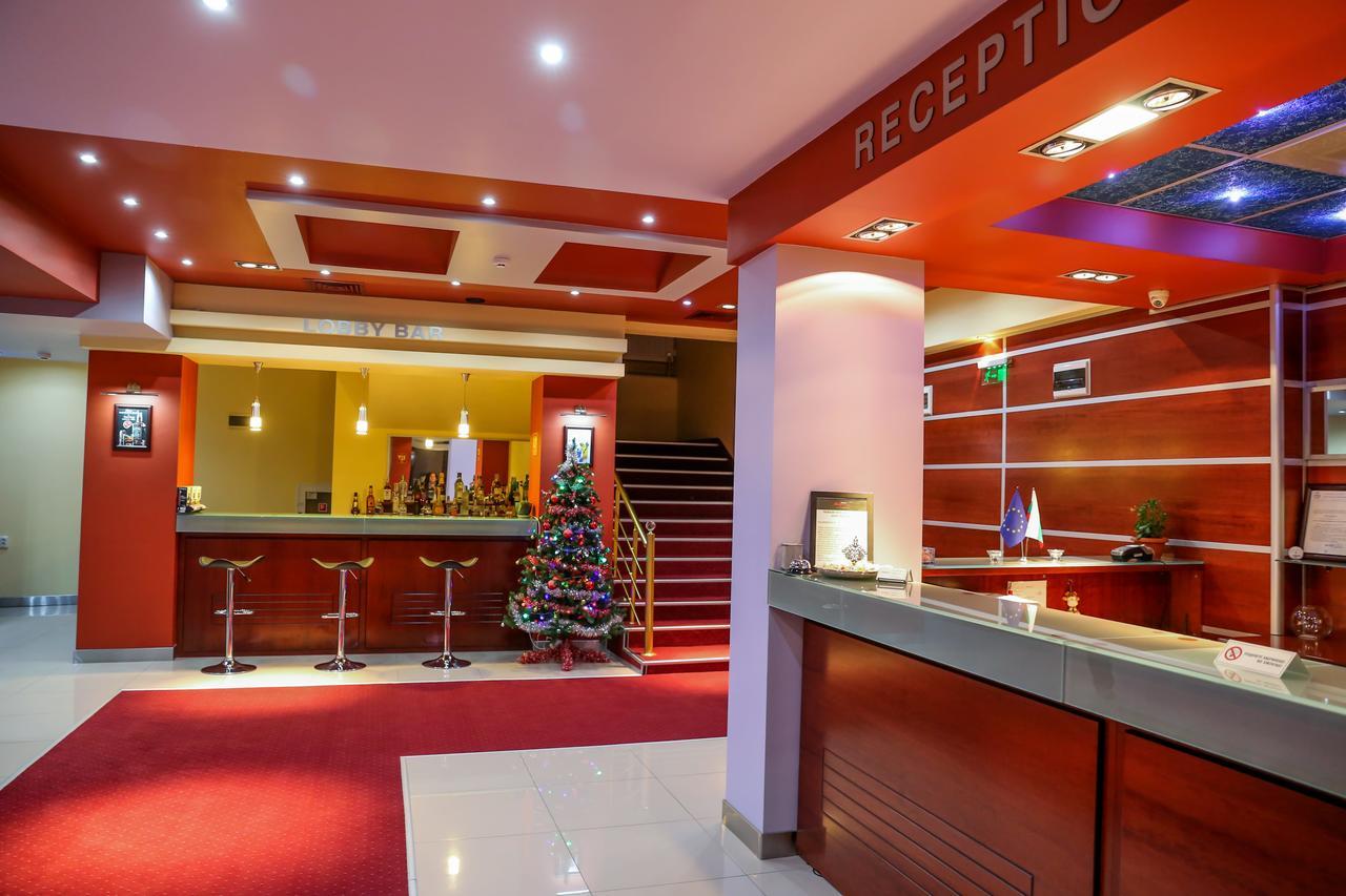 Hotel Bulgaria Кирджалі Екстер'єр фото