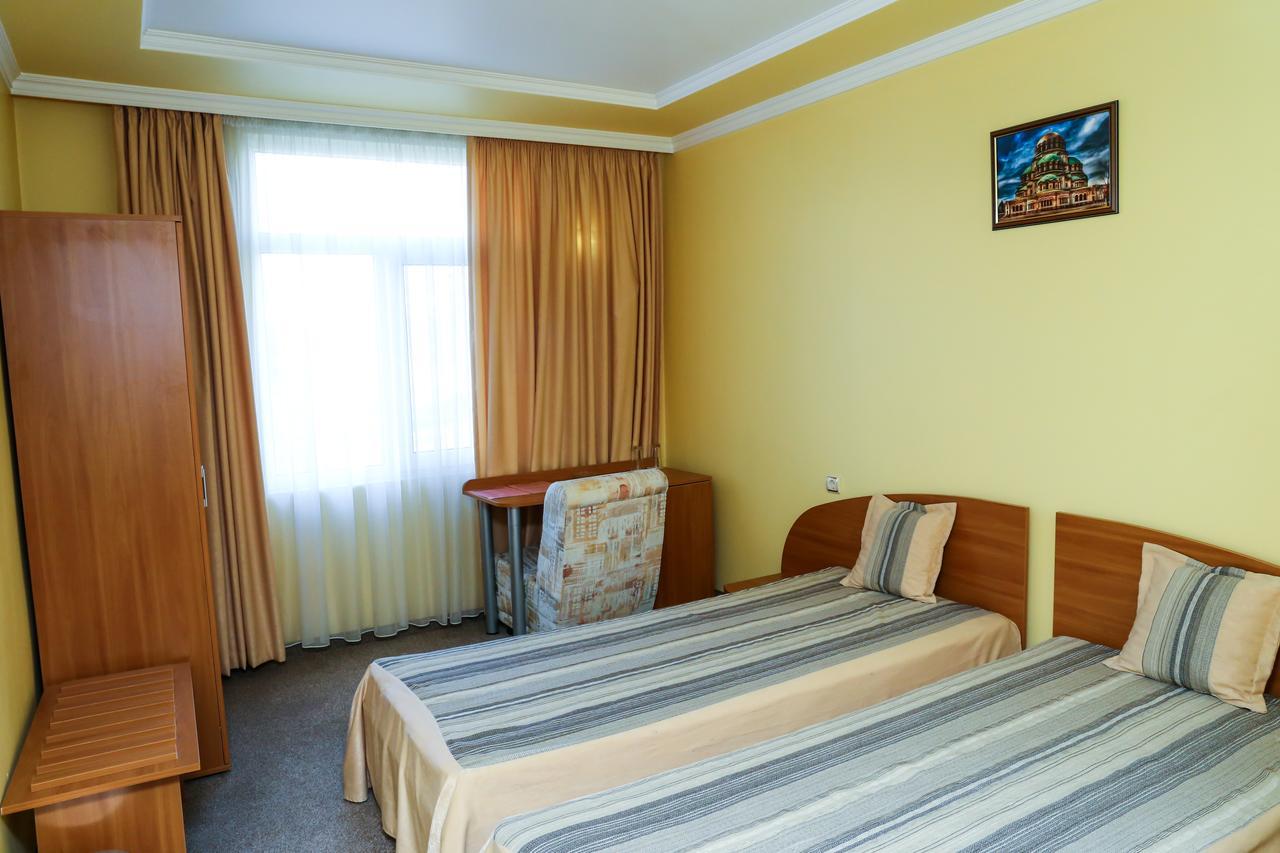 Hotel Bulgaria Кирджалі Екстер'єр фото