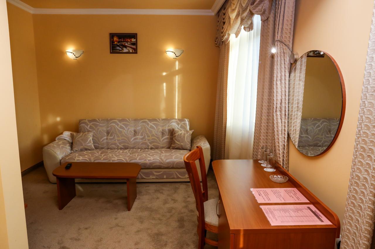 Hotel Bulgaria Кирджалі Екстер'єр фото