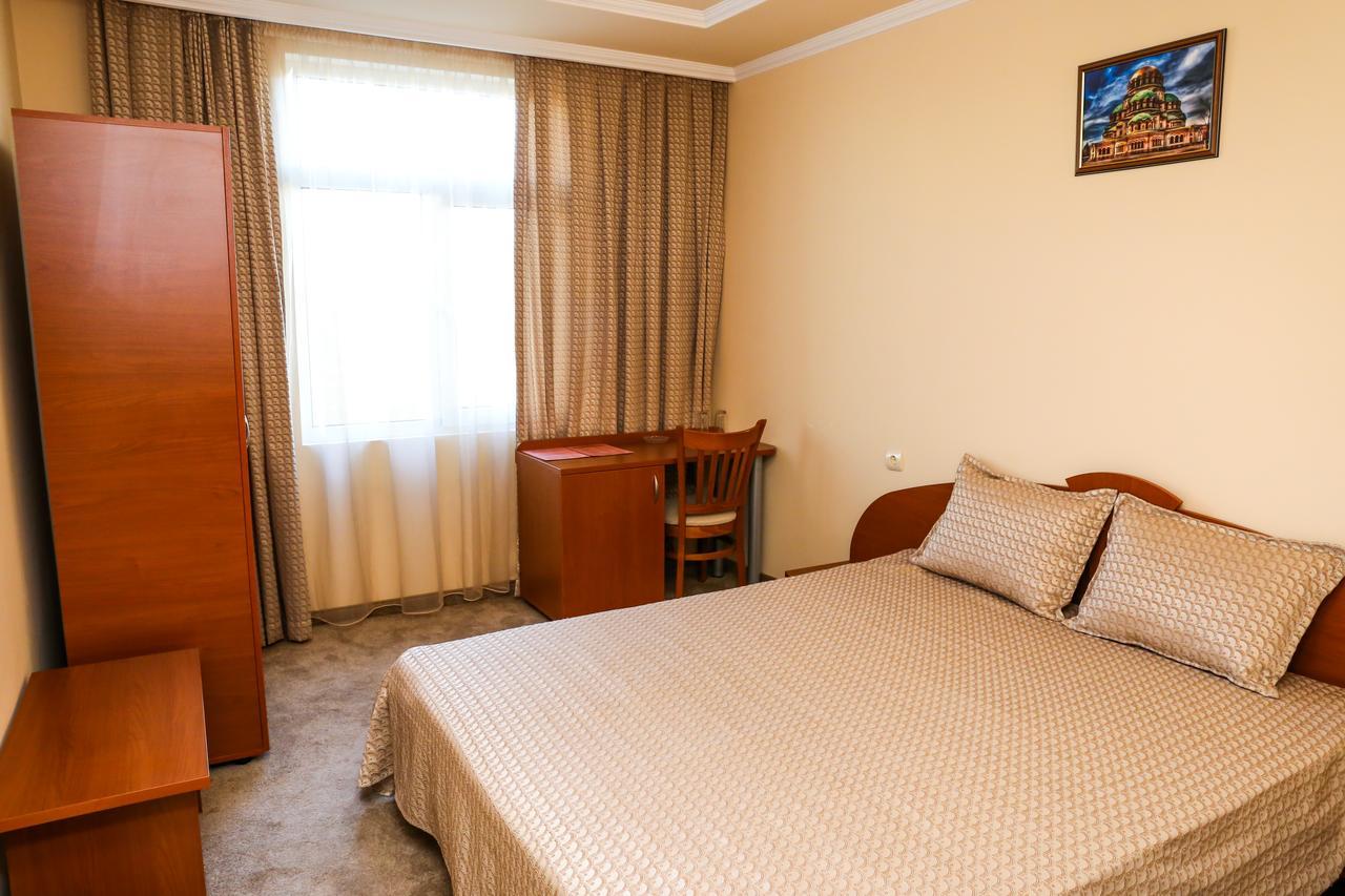 Hotel Bulgaria Кирджалі Екстер'єр фото