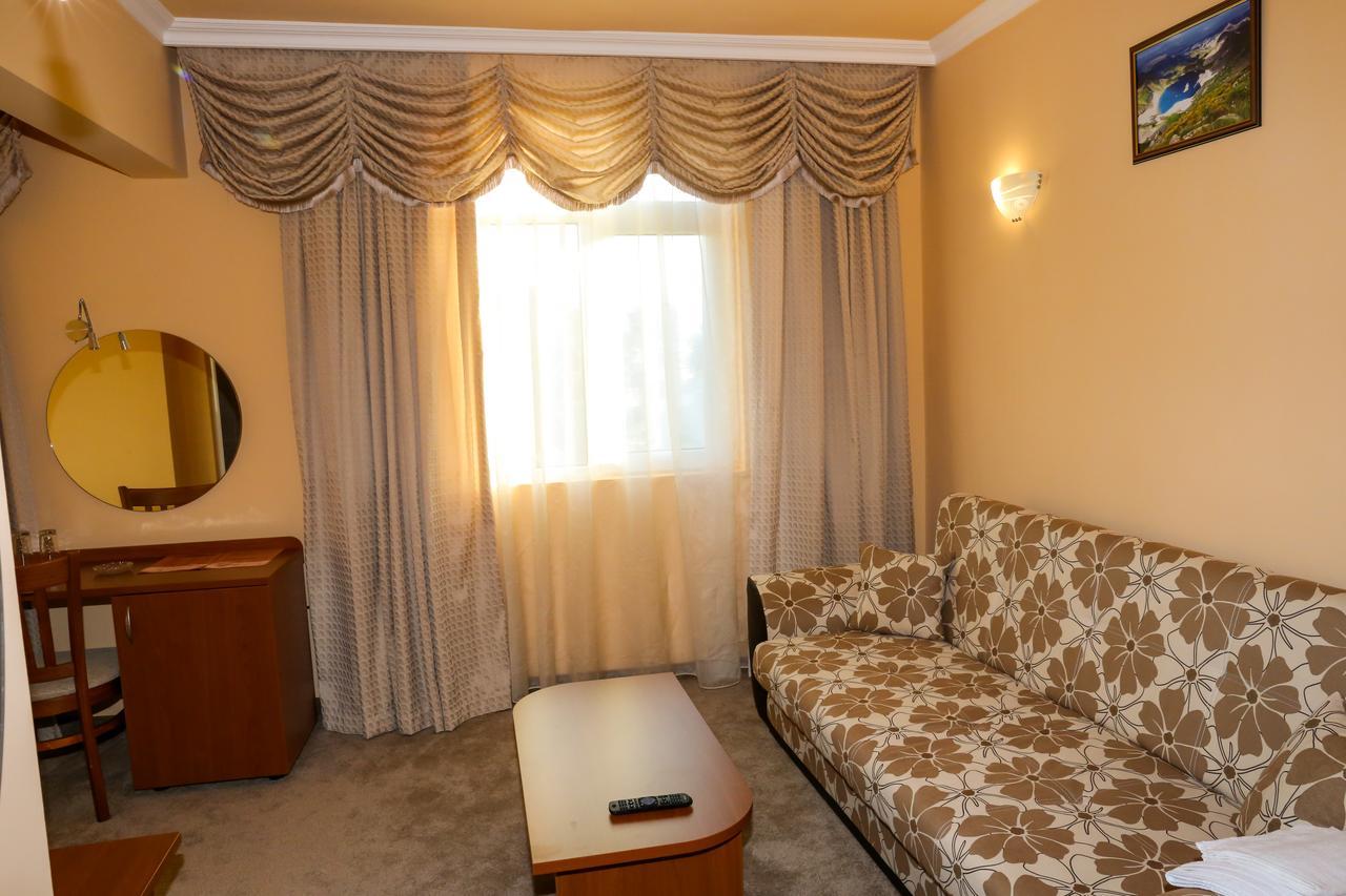 Hotel Bulgaria Кирджалі Екстер'єр фото